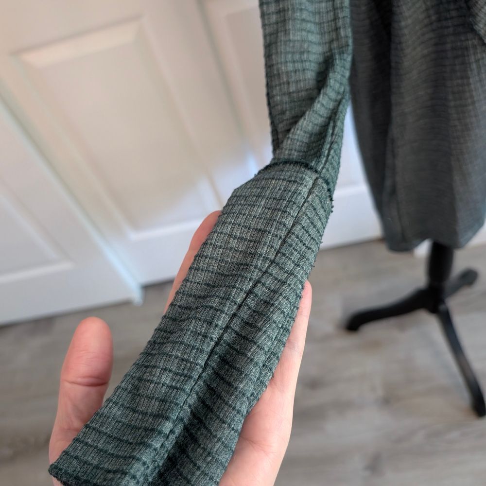 We The Free Green Long Sleeve Button Down Blouse - Picture 4 of 8